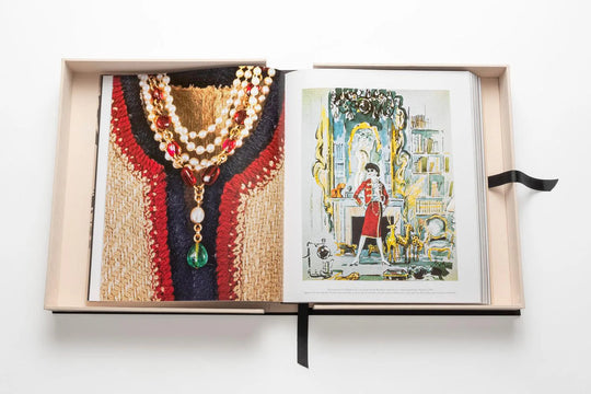 Livro Chanel: The Impossible Collection