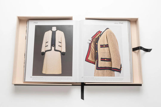 Livro Chanel: The Impossible Collection