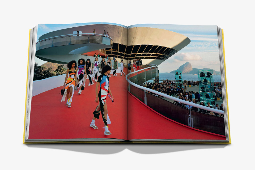 Livro From Louis to Vuitton