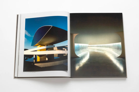 Livro Oscar Niemeyer: The Impossible Collection