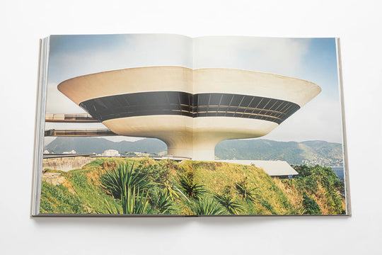 Livro Oscar Niemeyer: The Impossible Collection